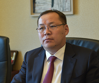 에덴오치르 소드놈잠츠 차관 사진