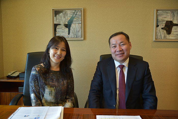 에덴오치르 소드놈잠츠 차관 사진