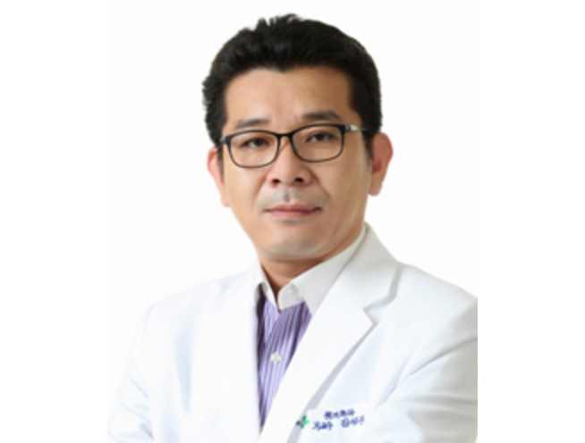 [Clin Nucl Med] Initial Experience of 18F-FDG PET/MRI in Thymic Epithelial Tumors: Morphologic, Functional, and Metabolic Biomarkers.